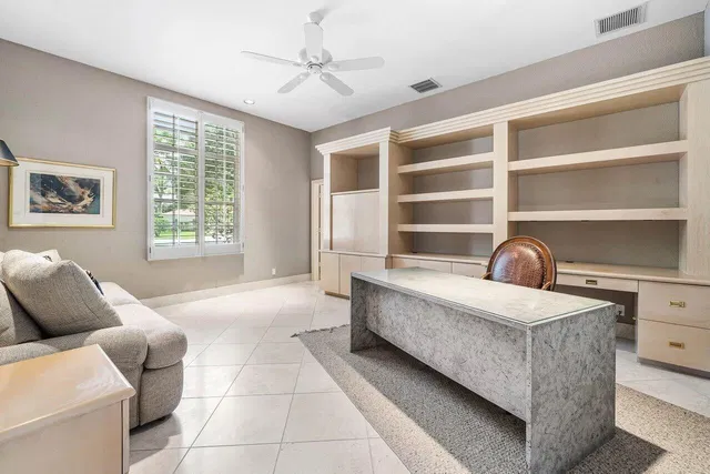 Admirals Cove Residence photo 35