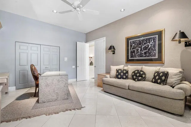 Admirals Cove Residence photo 36