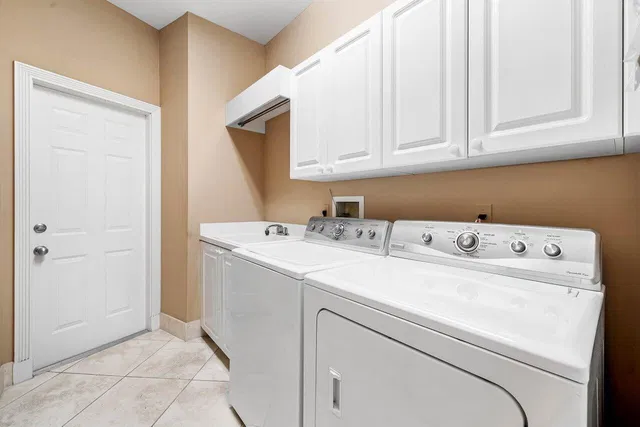 Admirals Cove Residence photo 38