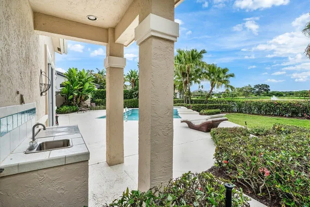 Admirals Cove Residence photo 41