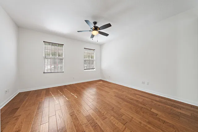 Residence photo 16