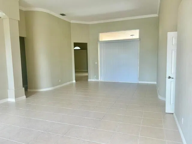 Residence photo 3