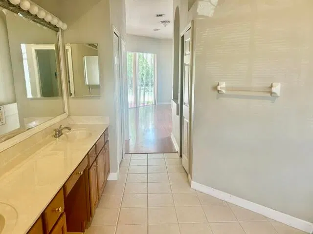 Residence photo 9