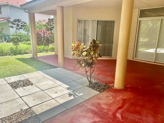 Residence photo 18