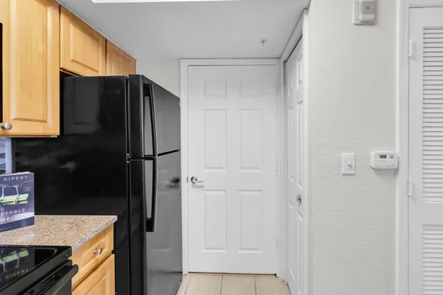 Unit 303 photo 10