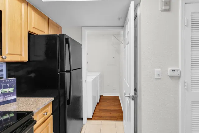 Unit 303 photo 11
