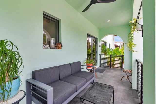 Residence photo 2