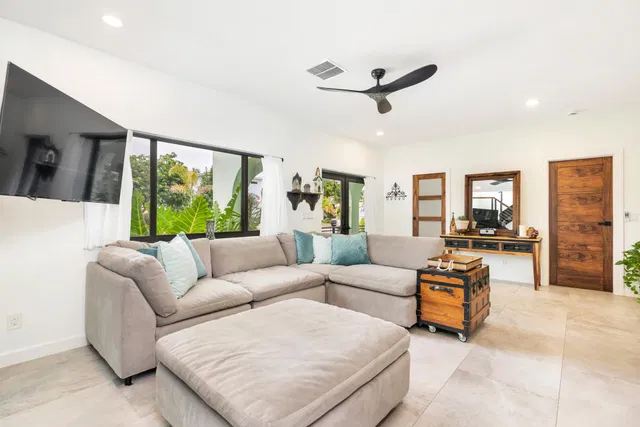 Residence photo 6