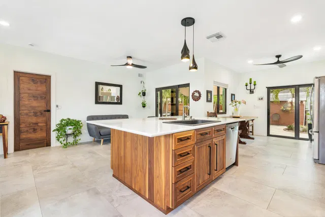 Residence photo 10
