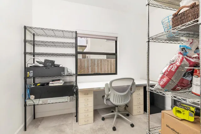 Residence photo 16