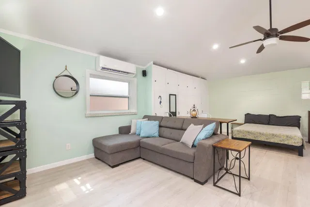 Residence photo 37