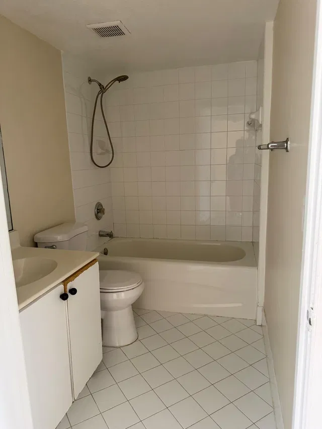 Unit 101 photo 3