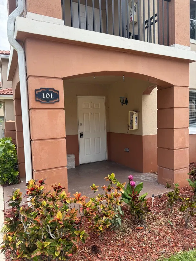 Unit 101 photo 27