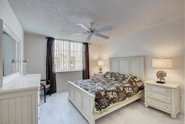  Unit 207 photo 6
