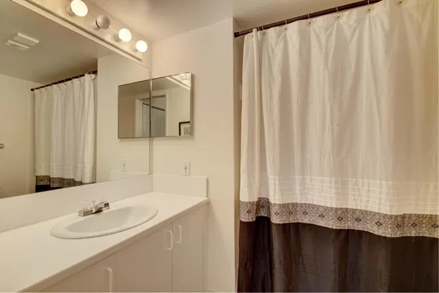  Unit 207 photo 10
