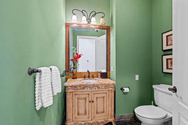 Residence photo 18
