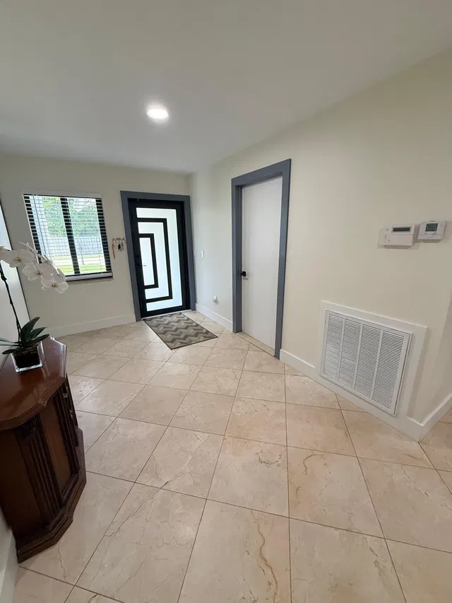 Residence photo 5