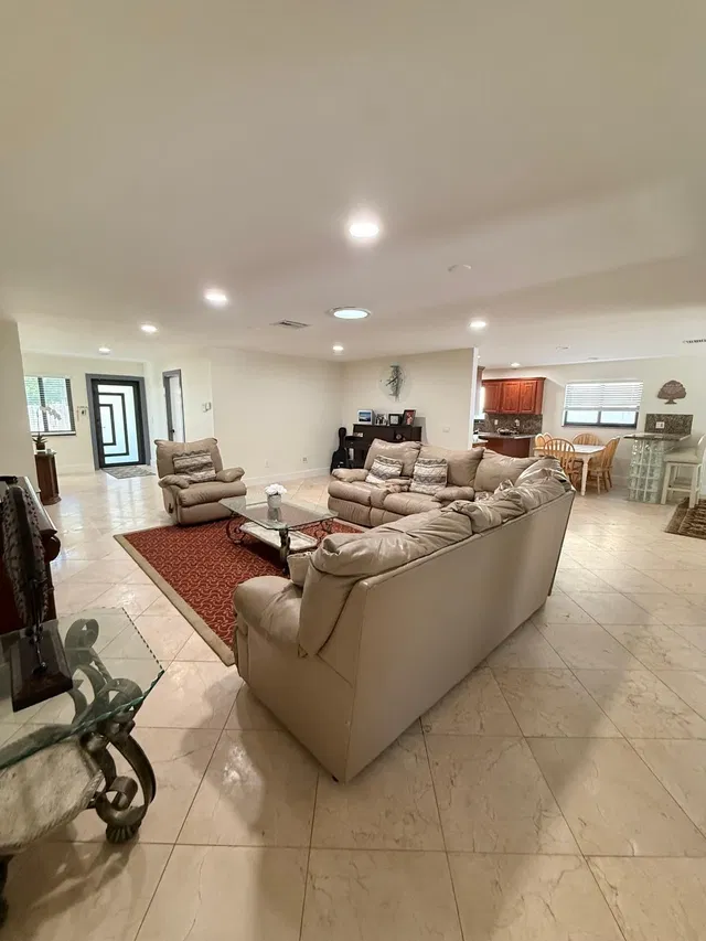 Residence photo 10