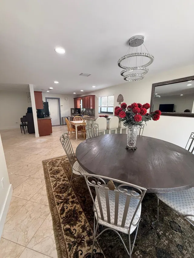 Residence photo 22