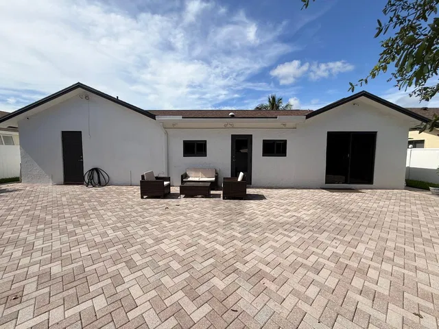 Residence photo 54