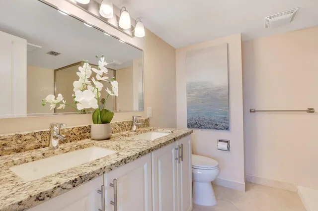 Singer Island Unit 2-802 photo 23