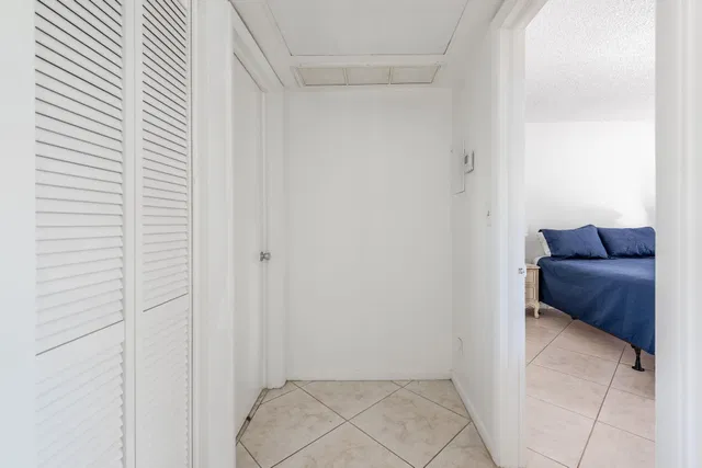 Unit 307 photo 10