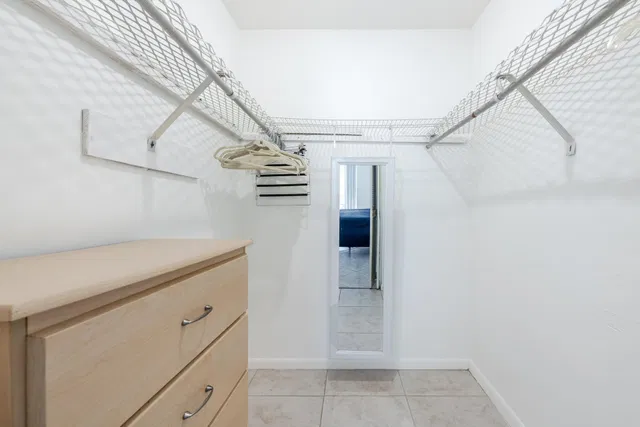 Unit 307 photo 15