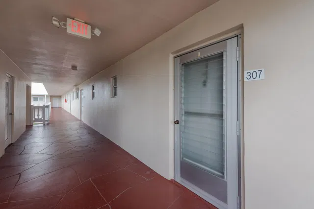 Unit 307 photo 18