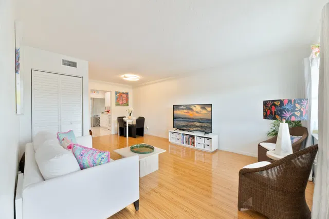 Unit 205 photo 3