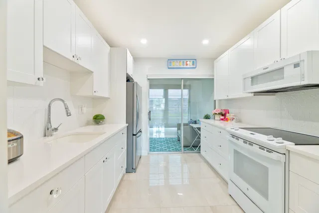 Unit 205 photo 5