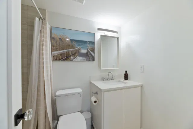 Unit 205 photo 14