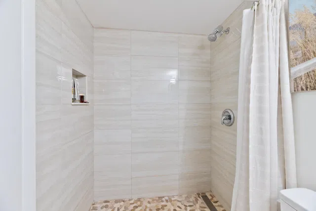 Unit 205 photo 16