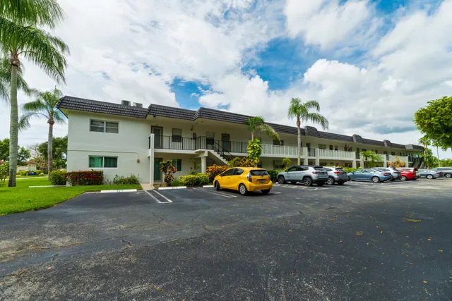 Unit 205 photo 20