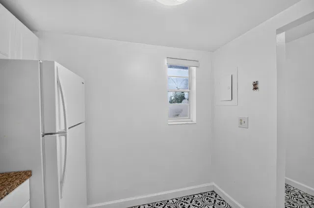 Unit B24 photo 14