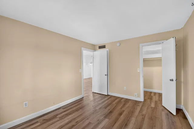 Unit B24 photo 26