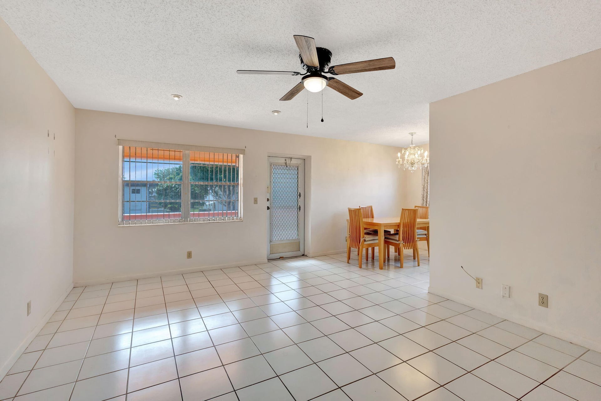 Residence photo 3