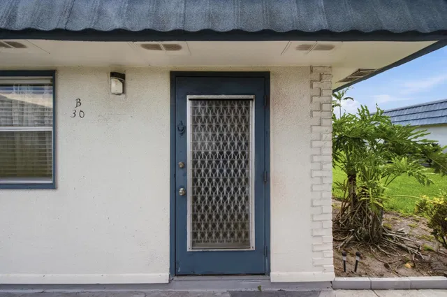 Residence photo 3