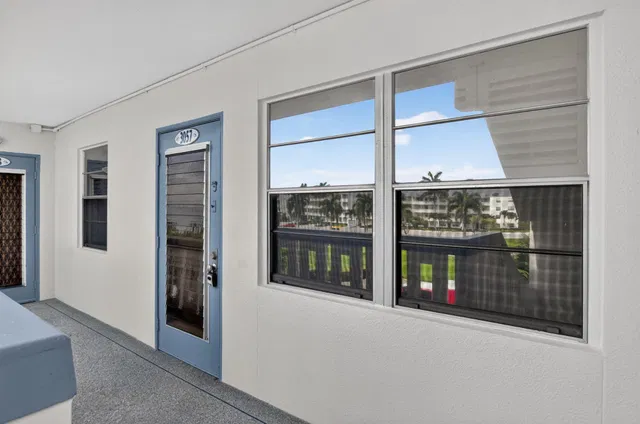Residence photo 2