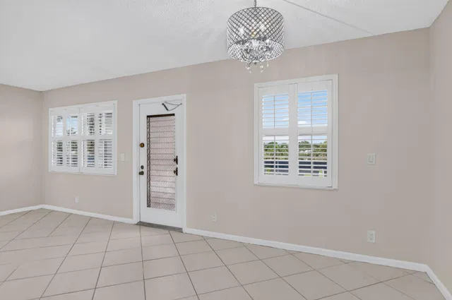 Residence photo 11