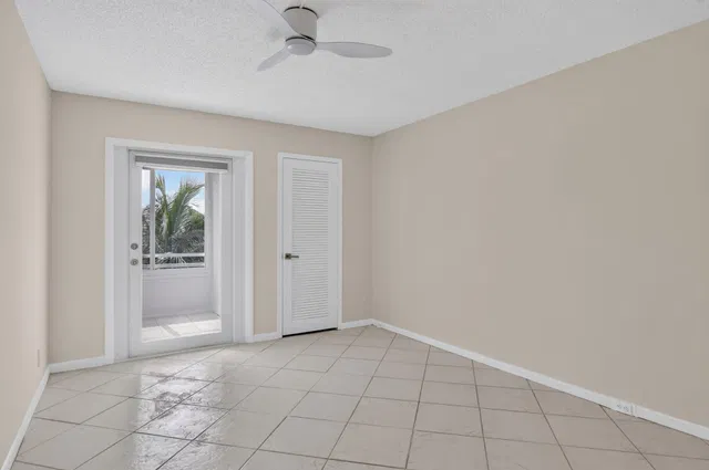 Residence photo 12
