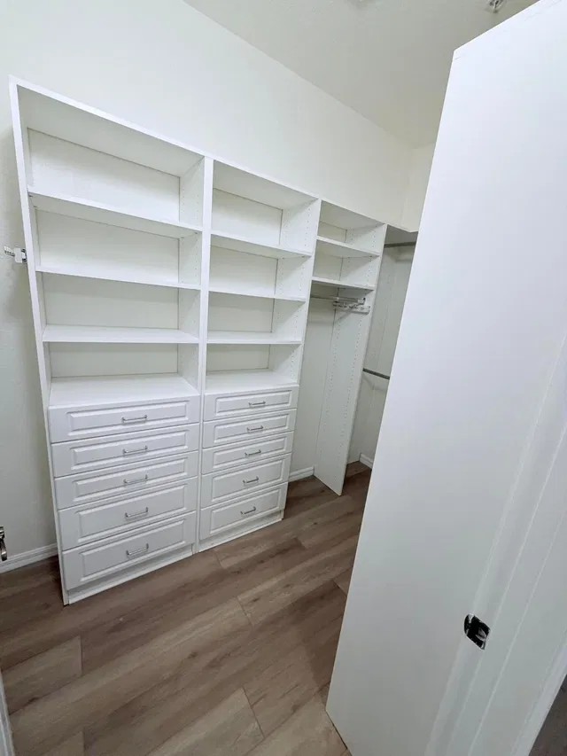 Unit E photo 11