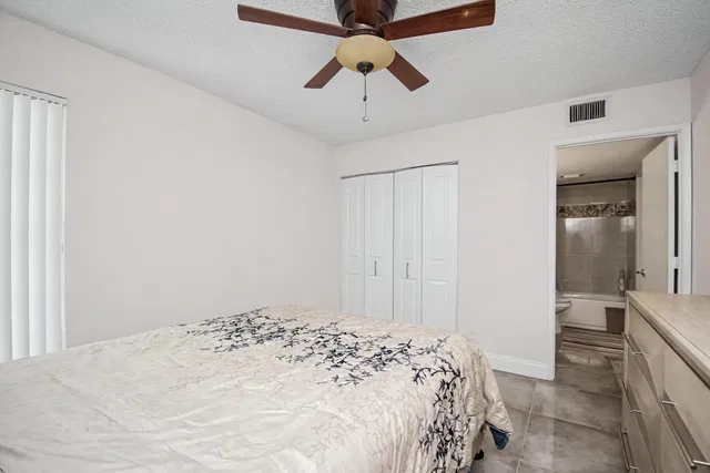 Unit 301 photo 24