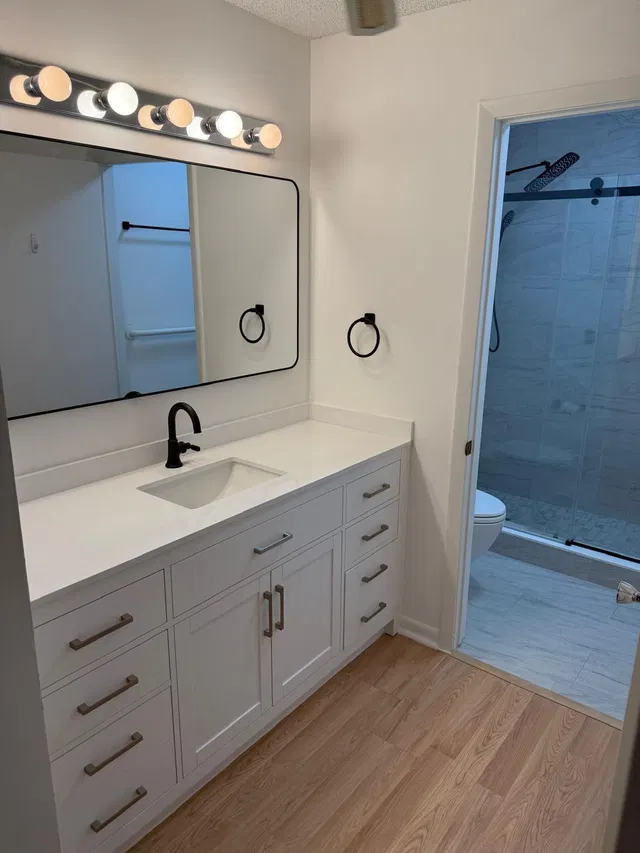 Unit 78 photo 15