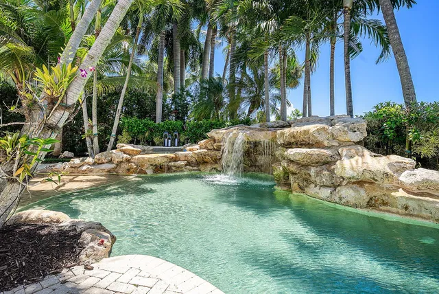 Royal Palm Yacht and Country Club Residence photo 27