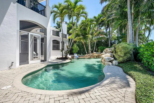 Royal Palm Yacht and Country Club Residence photo 28