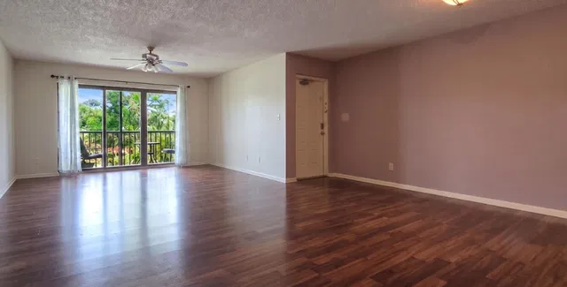 Unit H2 photo 4