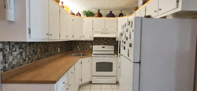 Unit H2 photo 6