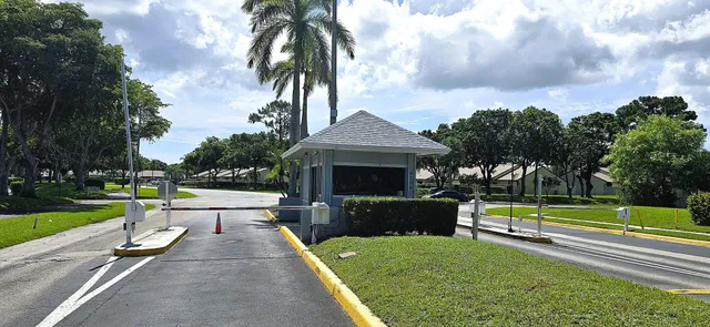 Unit H2 photo 19