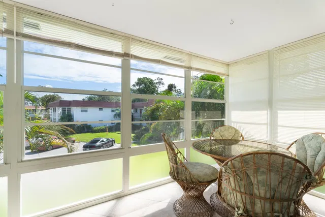 Unit N14 photo 28