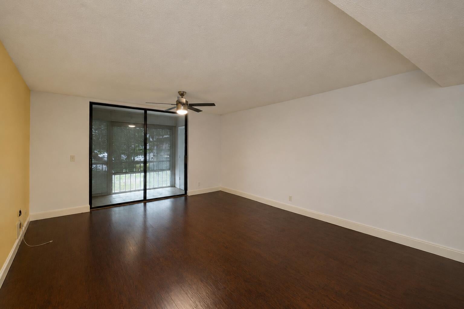Unit 220 photo 3